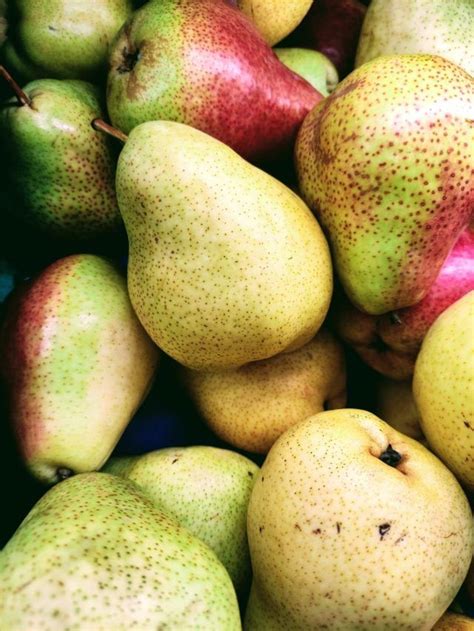 Top Health Benefits Of Eating Pears