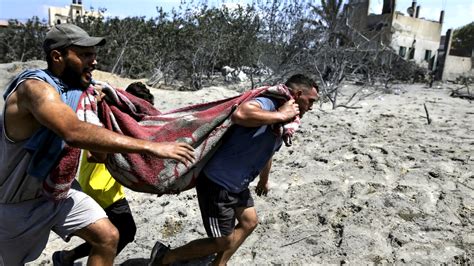 Raid Israeliano Sulla Zona Sicura Almeno Morti Tel Aviv