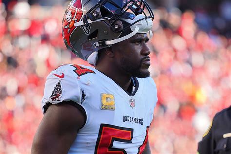 Bucs LB Lavonte David Returns For 13th Season