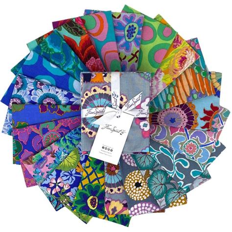 Kaffe Fassett Collective Feb 2023 Lighter Fat Quarter Bundle Petting