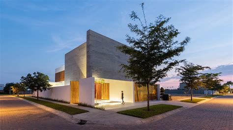 Mocoli House In Samborondón Ecuador Byconcrete Houses