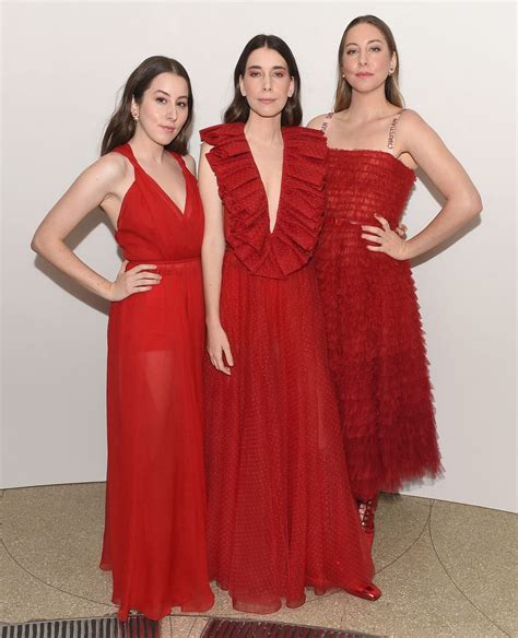 Haim File Every One Of The La Based Songstresses Cali Cool Outfits