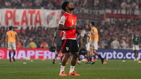 Hinchas de River Plate se despachan contra Miguel Ángel Borja Esto no