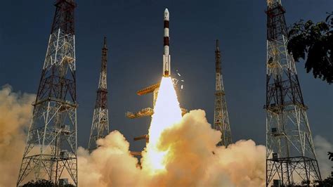 A Pilot Captured The PSLV C-45 Launch From A Plane Cockpit & The Video ...