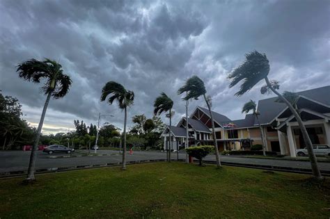 Metmalaysia Warns Of Thunderstorms Heavy Rain Strong Winds In Eight