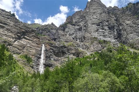 La cascade de la Pisse à Châteauroux les Alpes Destination Parc