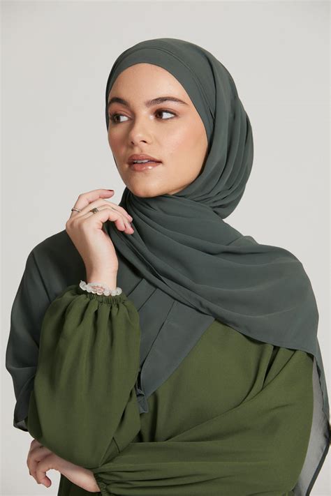 Dark Green Instant Hijab Ready To Wear Chiffon Hijab