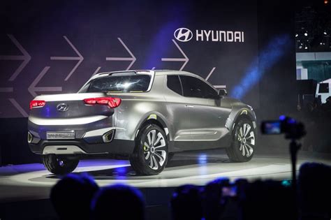 Hyundai S Santa Cruz Crossover Truck Concept Boasts Extendable Bed