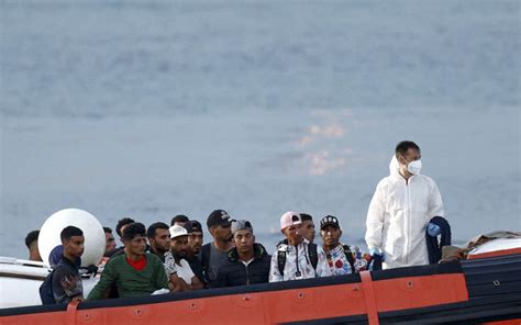 Mueren 41 Migrantes En Naufragio Frente A La Isla Italiana De Lampedusa Aristegui Noticias