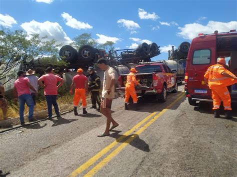 Quatro Pessoas Morrem E Uma Fica Ferida Após Carro Pipa Capotar Sobre