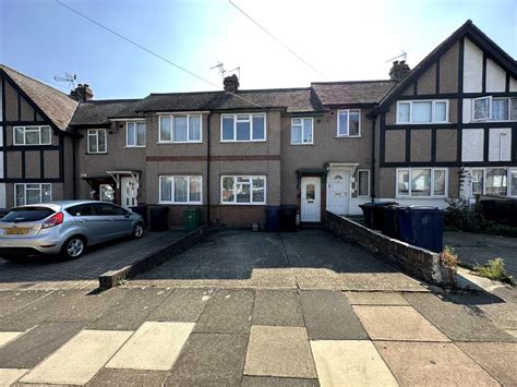 3 Bed Terraced House For Sale In Berkeley Avenue Greenford Ub6 £