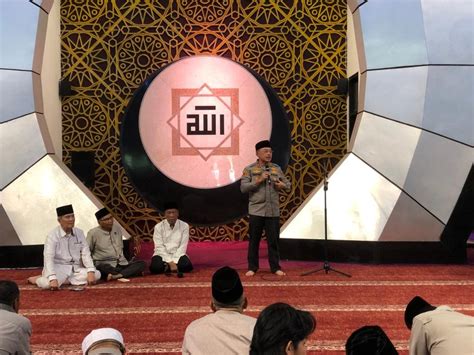 Kapolda Sumbar Gelar Jumat Curhat Di Masjid Raya Sepekan Pasca