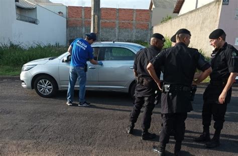 Pm De Catal O Troca Tiros Suspeitos De Roubar Um Carro Em Monte