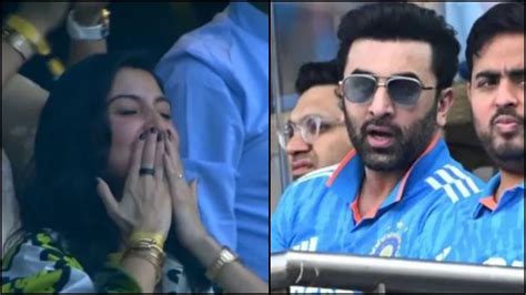 Anushka Sharma Flying Kiss To Virat Kohli Ranbir Kapoor S Reaction