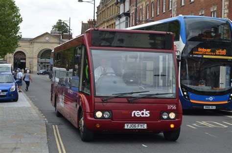 Go South Coast Salisbury Reds 2006 Optare Solo M920 YJ06 Flickr