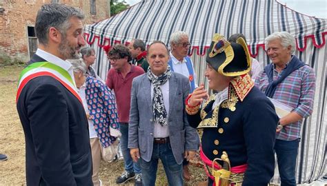 Alla Frazione Torre Garofoli Di Tortona Napoleone Torna In Vita E Parla