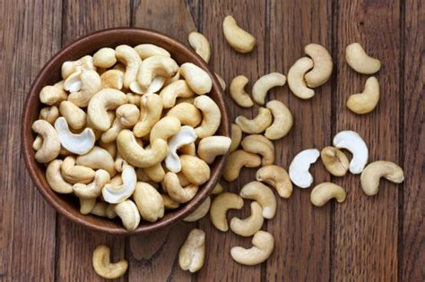 Cashews Nutritional Information Health Benefits Medical News Today