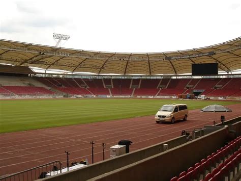 Stuttgart Football Stadium: Gottlieb Daimler Stadion - e-architect