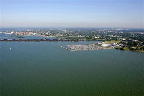 Safe Harbor Sandusky Slip Dock Mooring Reservations Dockwa