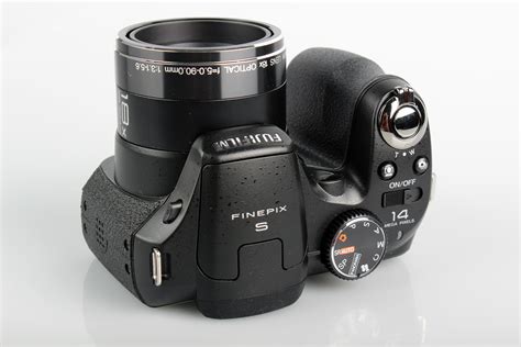 SuniKzm Photos And Photography Tips FujiFilm Finepix S2950 Review