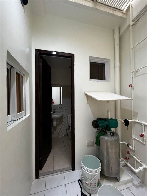 Car Garage Townhouse In Quezon City Near Savemore Market Sikatuna