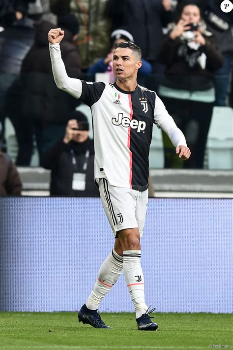 Cristiano Ronaldo Match De Football Juventus Turin Vs Cagliari