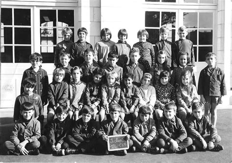 Photo De Classe CE 2 De 1970 Ecole Alfred De Vigny Loches Copains