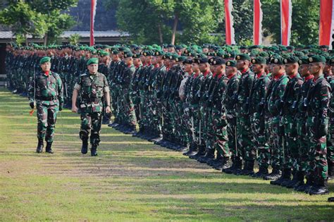 Upacara Hari Juang Infanteri Ke Kasdam V Brawijaya Tonggak