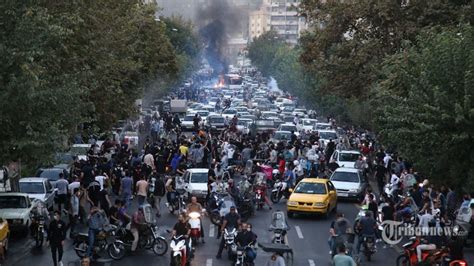 Pengunjuk Rasa Pro Pemerintah Iran Turun Ke Jalan Di Tengah Meluasnya