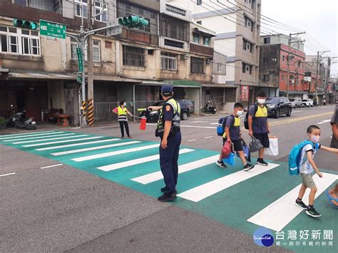 楊梅警開學日護童 確保校園周邊交通順暢 蕃新聞