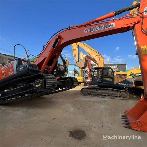 Hitachi ZX200 3G Tracked Excavator For Sale China YR39473