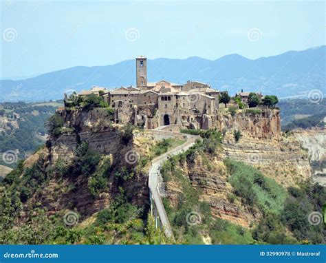 Civita di Bagnoregio stock photo. Image of hill, tuff - 32990978