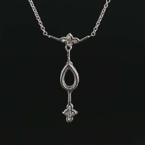 14K White Gold Diamond Necklace | EBTH