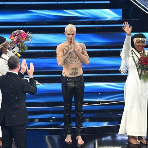 Achille Lauro si battezza a Sanremo 2022 Ecco perché l ho fatto