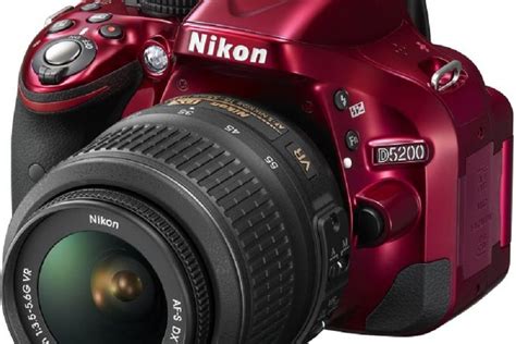 Nikon D5200 KIT WITH AF18-55VR RED Consumer DSLR fotoaparat VBA351K001