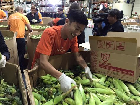 Give Where You Live 2015 Abc7 Thanksgiving Food Drive Abc7 San Francisco