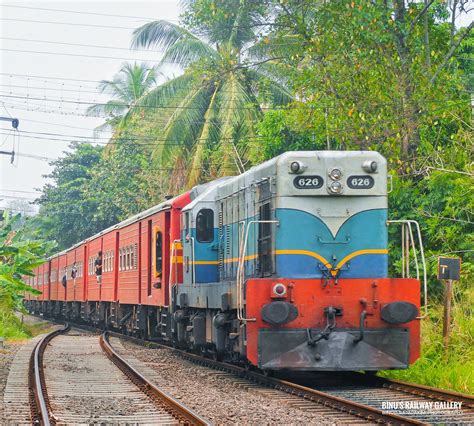 Udayadevi Express Train With M2c 626 Binod Rajapaksa Flickr