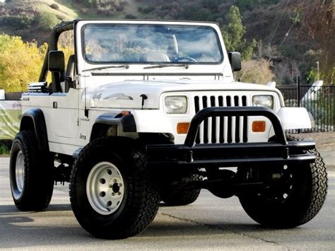 White Jeep Wrangler Yj