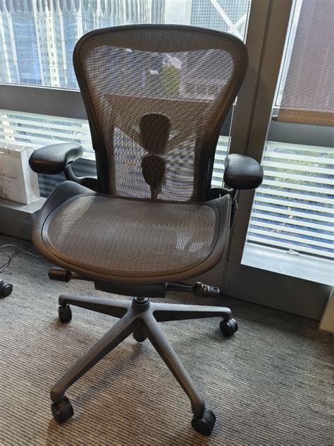 Herman Miller Aeron Chair 傢俬＆家居 傢俬 椅子 Carousell