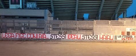 Foggia Striscione Degli Ultras Dopo Decisione CONI Lagoleada It