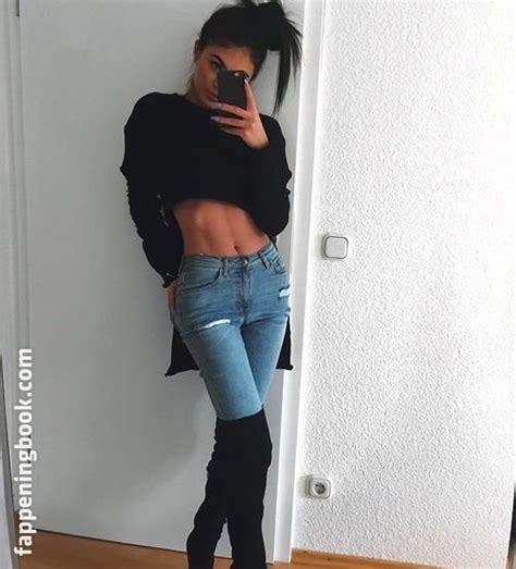 Gina Lorena Nude OnlyFans Leaks Fappening FappeningBook