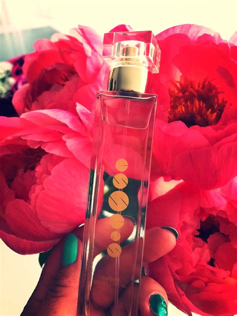 Essens parfumes | Perfume bottles, Perfume, Fragrance