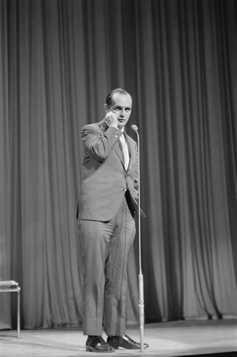 Bob Newhart See Photos Of The Comedy Legend And Iconic Actor Hollywood