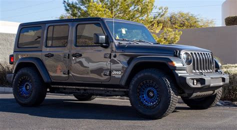 17 Inch Black Rhino Sentinel Cobalt Blue W Black Lip On A 2020 Jeep Wrangler Jl Element Wheels