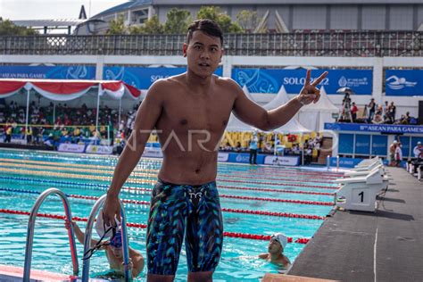 MEDALI EMAS RENANG GAYA BEBAS 100 METER PUTRA S12 APG 2022 ANTARA Foto