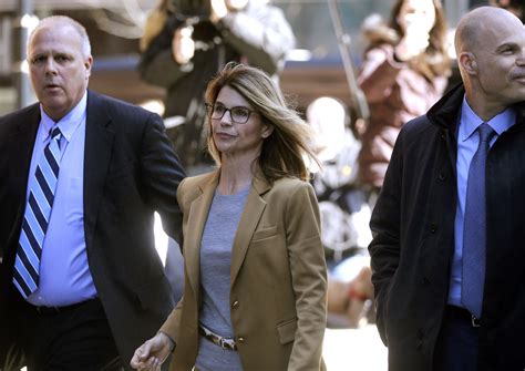 Lori Loughlin Felicity Huffman Court Appearances In College Admissions