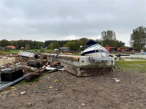 Se billederne Voldsomme ødelæggelser i Hesnæs folketidende dk