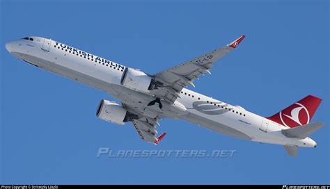 Tc Lsp Turkish Airlines Airbus A Nx Photo By Striteczky L Szl