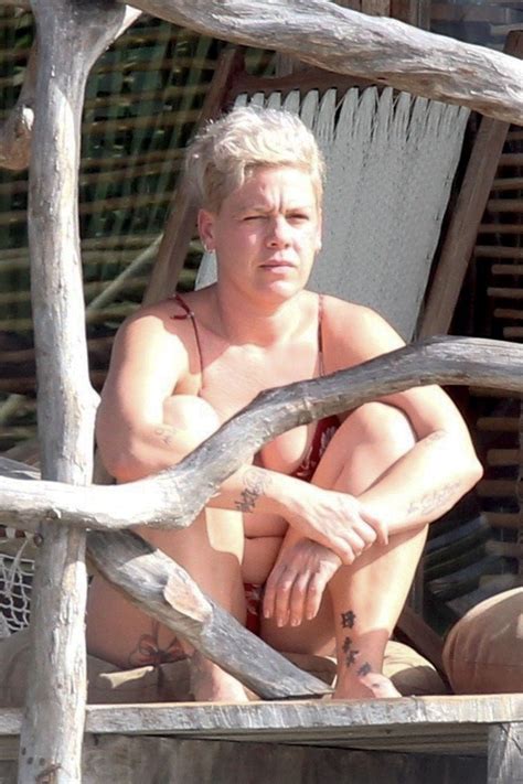 Pink Relaxing In Sexy Bikini In Mexico Thefappening Link