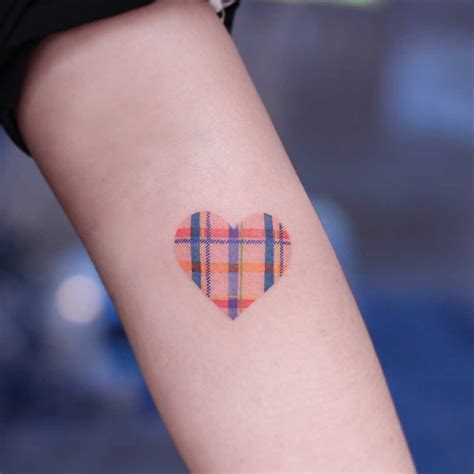 Heart-shaped check by tattooist Saegeem - Tattoogrid.net